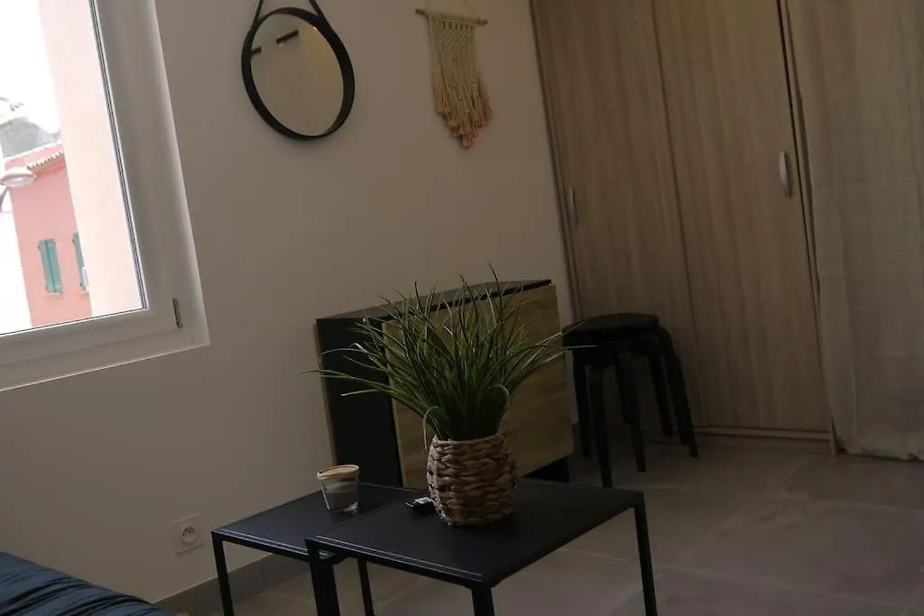 Apartment Studio Cosy Et Climatise, Ideal Pour 2 Pers La Crau France